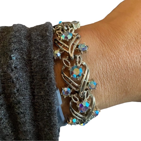 Vintage Brilliant Blue Rhinestone and silvertone Bracelet - Picture 1 of 4